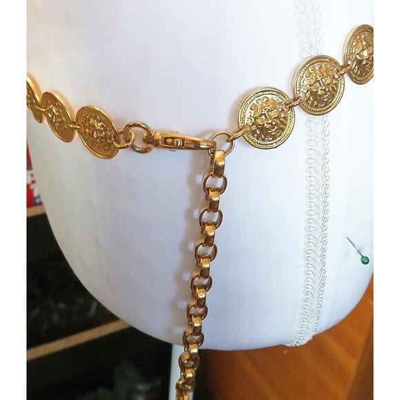 Vintage 90\'s Gold Tone LION HEADS Link Chain Belt